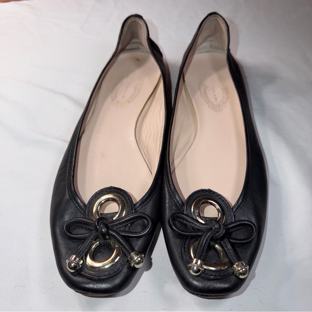 Elie Tahari Women’s Ballet Flat Shoes Size 10 Black Leather Gold Grommet Feature